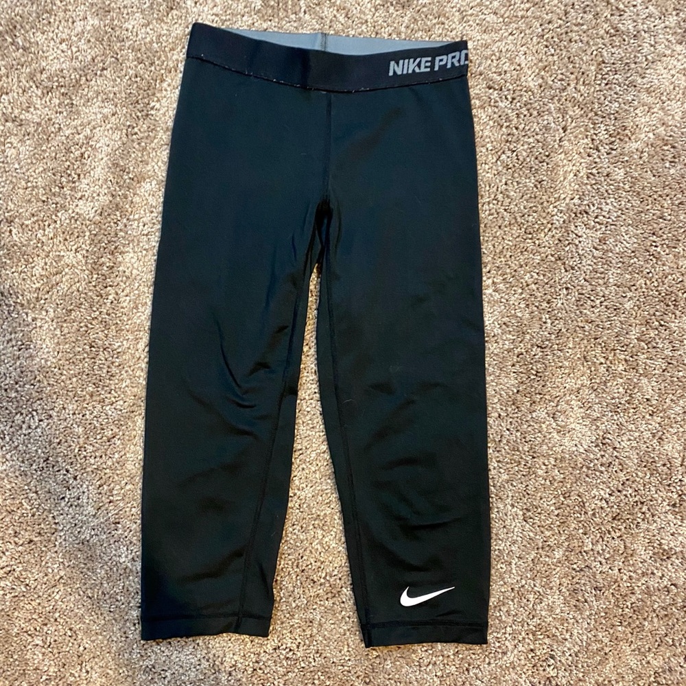 NIKE Pro Dri-Fit Cropped Leggings